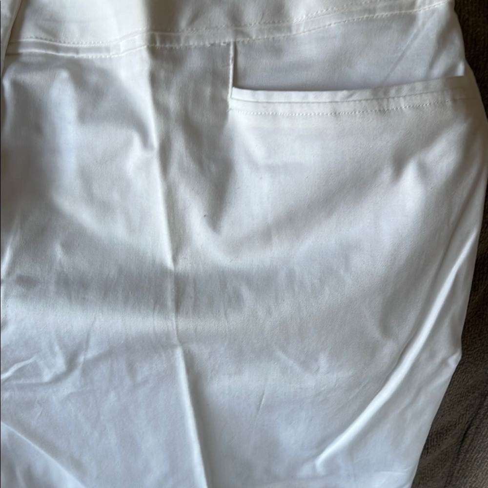 Sag Harbor White Relaxed Fit Capris - Picture 6 of 12